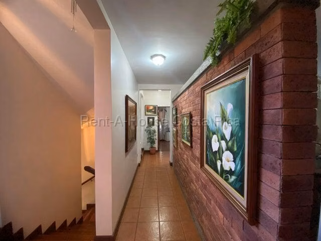 H.A.26-1942 Se Vende Exclusiva Casa Tipo Quinta – Los Ángeles de San Rafael, Heredia