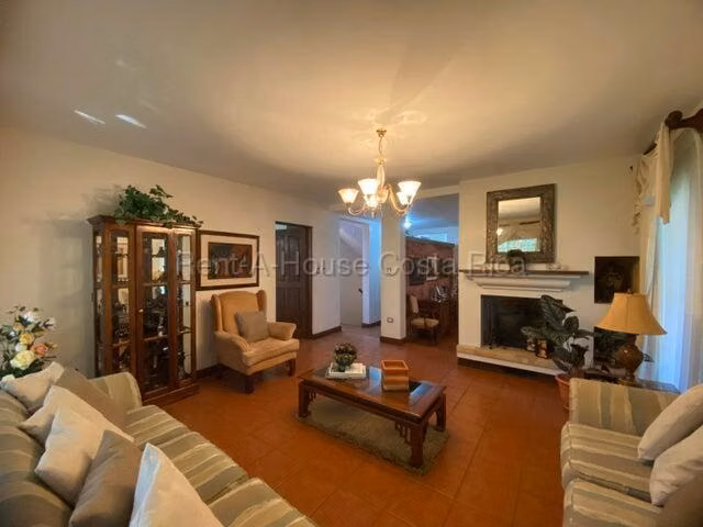 H.A.26-1942 Se Vende Exclusiva Casa Tipo Quinta – Los Ángeles de San Rafael, Heredia