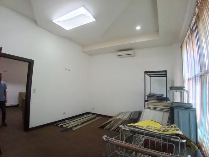 OFICINA EN ESCAZU EN ALQUIILER