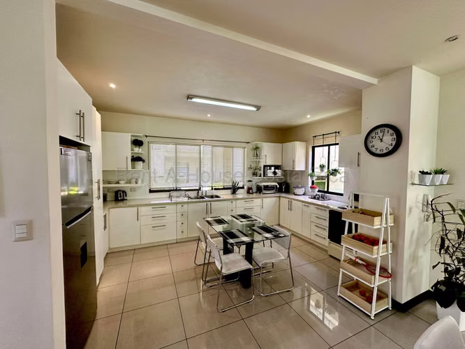 H.A.26-1884 Se Vende Imponente Residencia de Lujo – Vistas de Altamonte, Curridabat