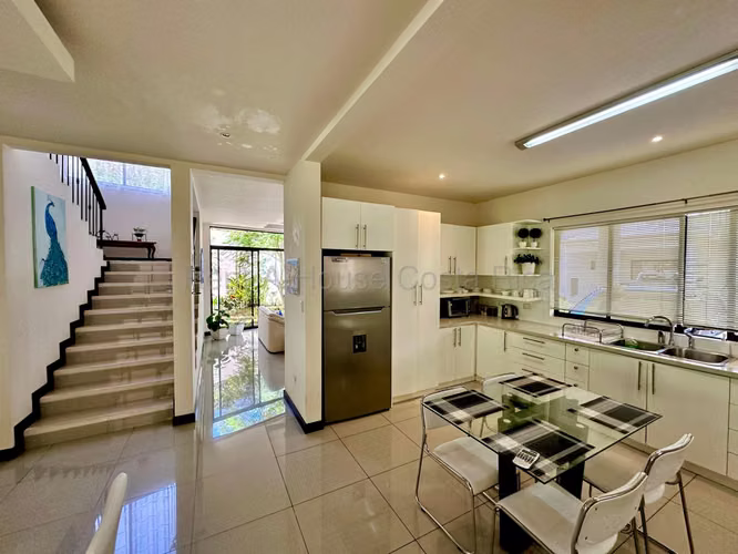 H.A.26-1884 Se Vende Imponente Residencia de Lujo – Vistas de Altamonte, Curridabat