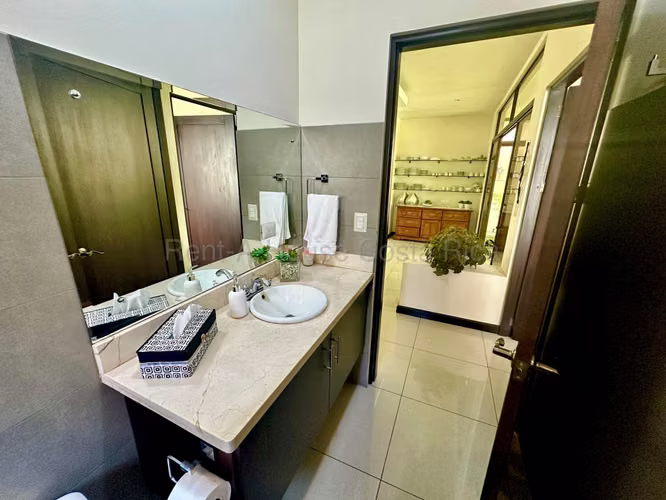 H.A.26-1884 Se Vende Imponente Residencia de Lujo – Vistas de Altamonte, Curridabat