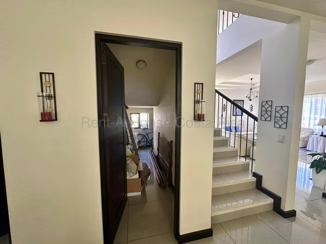 H.A.26-1884 Se Vende Imponente Residencia de Lujo – Vistas de Altamonte, Curridabat