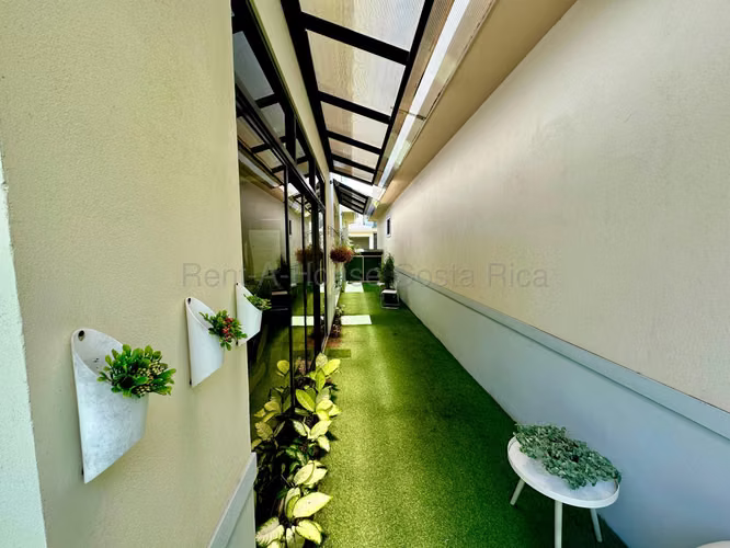 H.A.26-1884 Se Vende Imponente Residencia de Lujo – Vistas de Altamonte, Curridabat