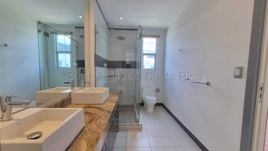 Casa en Venta Rio Oro Santa Ana