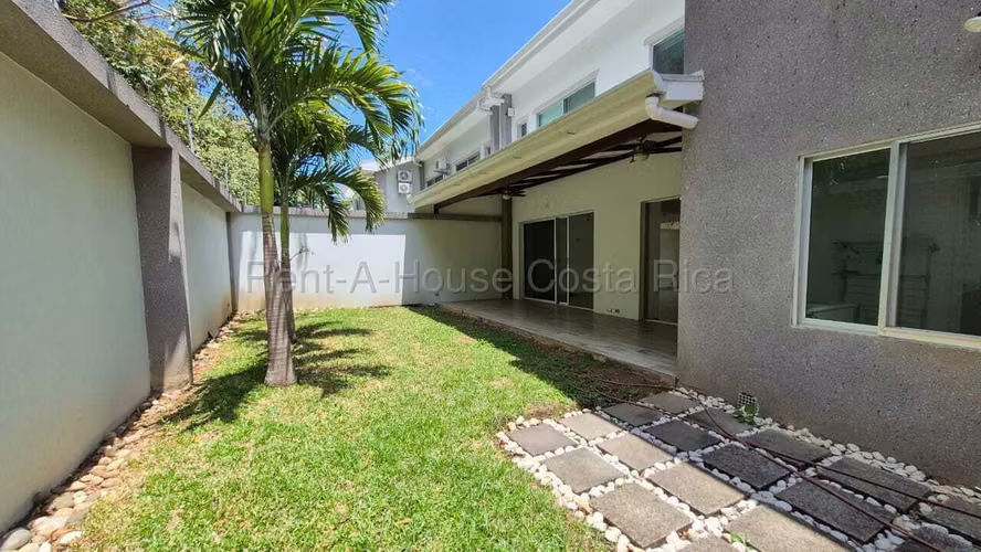 Casa en Venta Rio Oro Santa Ana