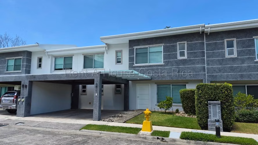 Casa en Venta Rio Oro Santa Ana