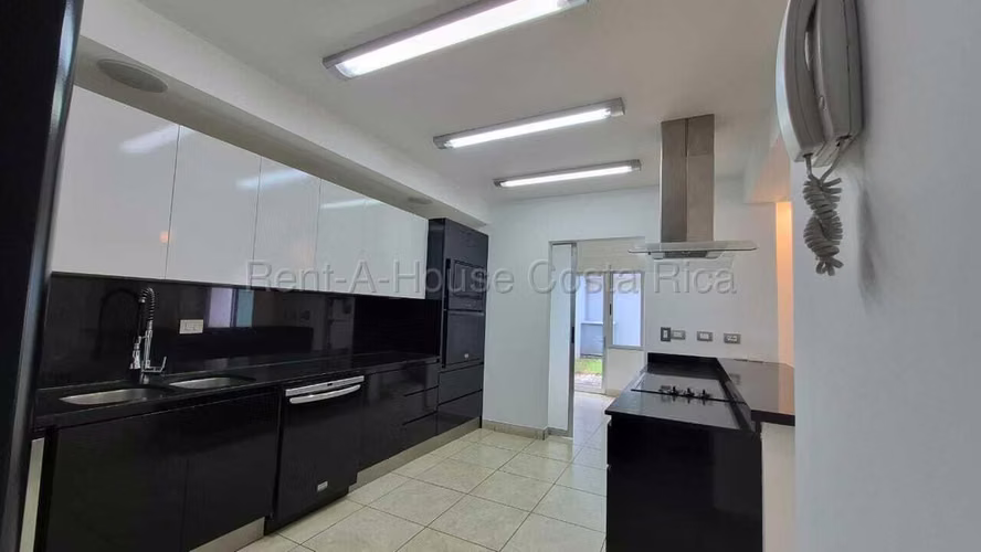 Casa en Venta Rio Oro Santa Ana