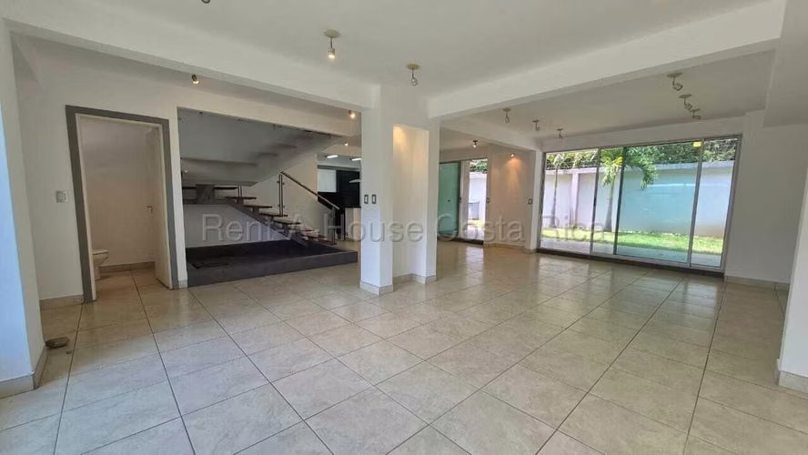 Casa en Venta Rio Oro Santa Ana