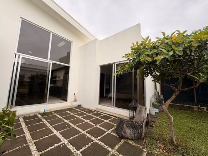 Alquiler Casa de una Planta en Condominio en Río Oro, Santa Ana – Jardín Amplio y Amenidades 26795 - Imagen 2