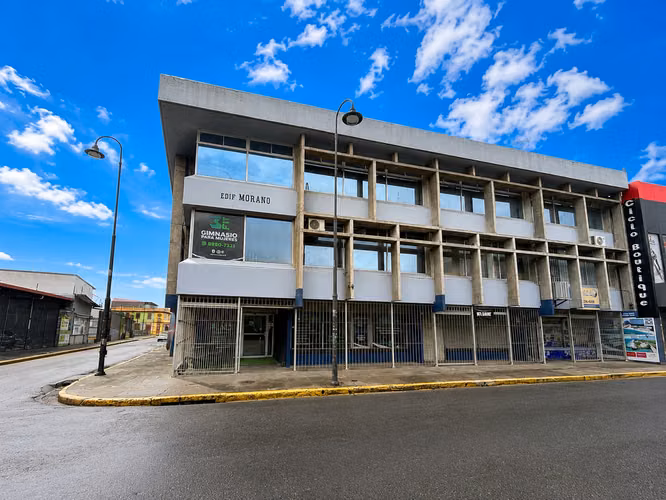 175 m² OFFICE SPACE WITH RECEPTION AND ELEVATOR