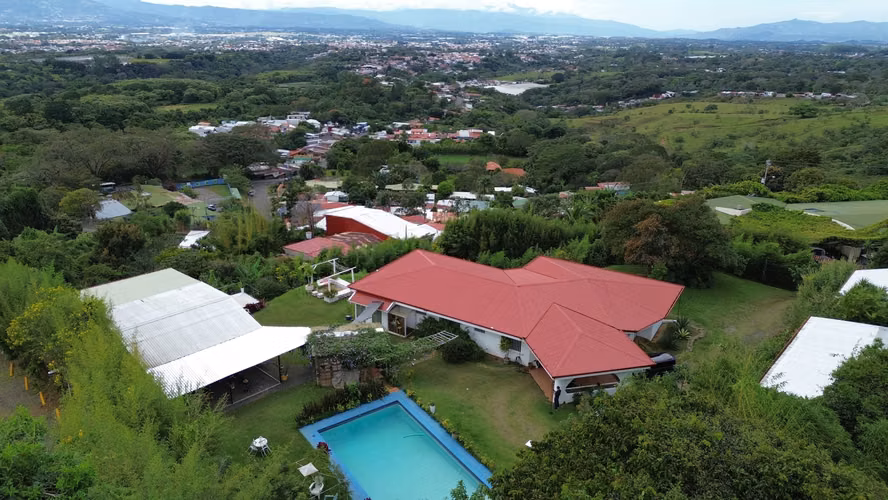 Quinta con casa y piscina en alquiler, Alajuela. Carretera a Carrizal. - Imagen 3