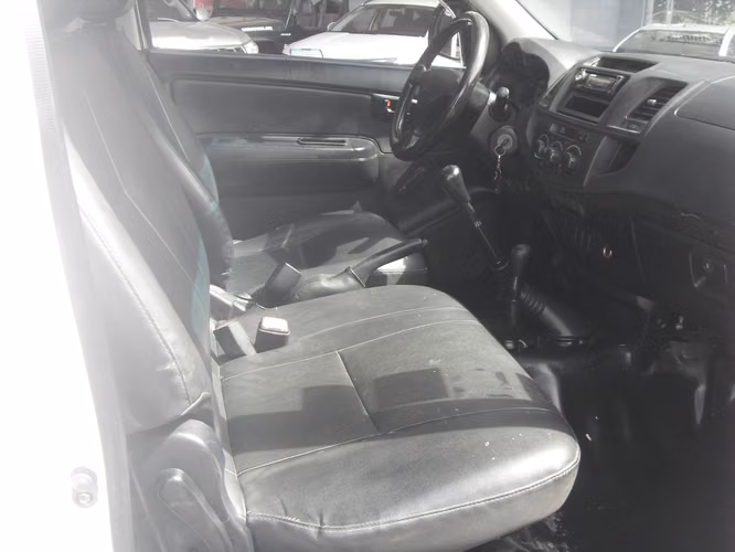 Toyota Hilux Cabina Sencilla 4x4