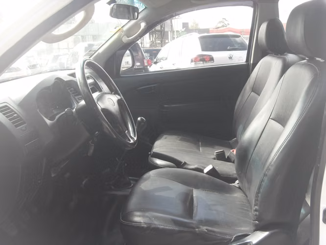 Toyota Hilux Cabina Sencilla 4x4
