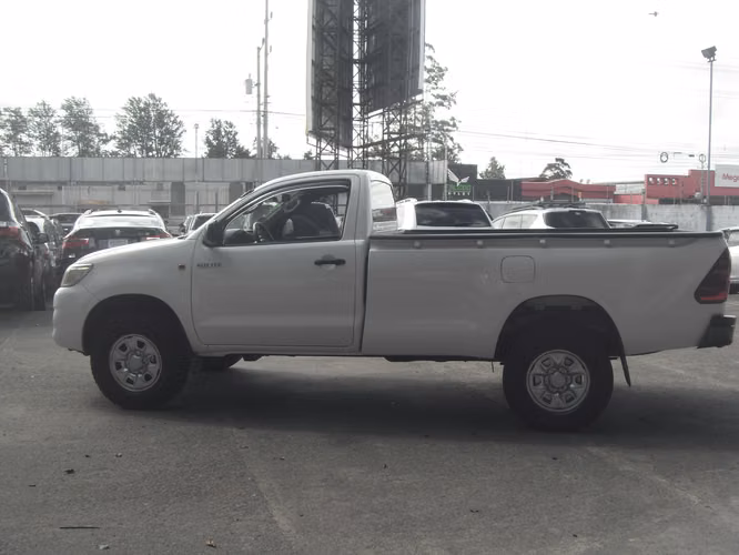 Toyota Hilux Cabina Sencilla 4x4