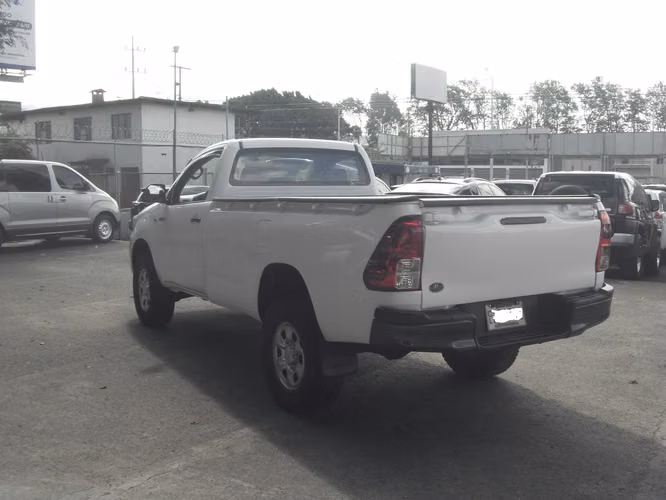 Toyota Hilux Cabina Sencilla 4x4
