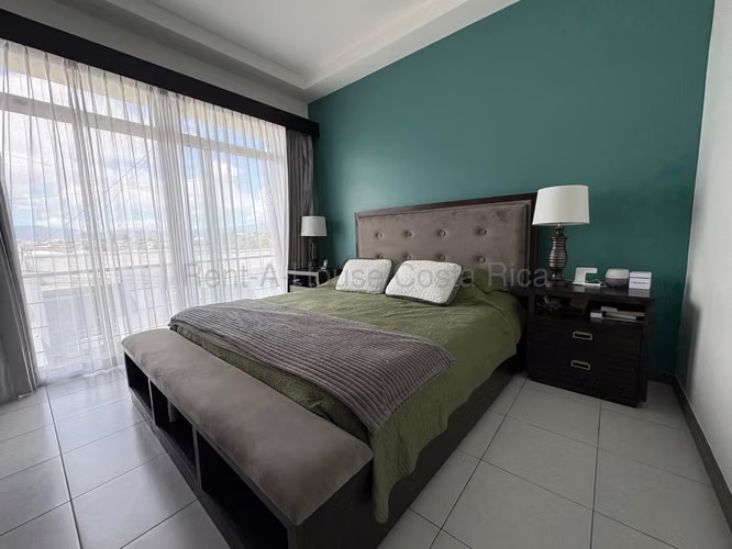 Venta de Casa  tres niveles en condominio en Santo Domingo Heredia - Imagen 8
