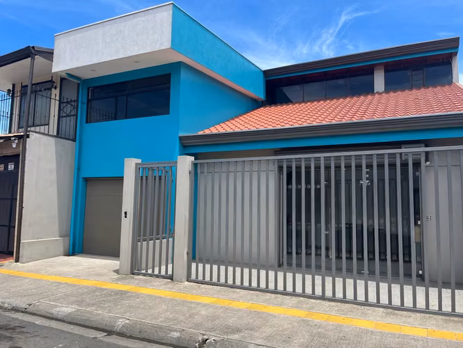 Venta Local Comercial frente a calle principal - Taras