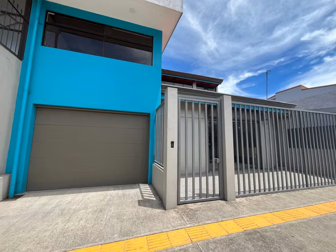 Venta Local Comercial frente a calle principal - Taras