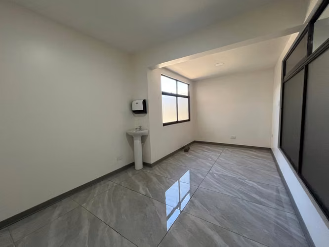 Venta Local Comercial frente a calle principal - Taras