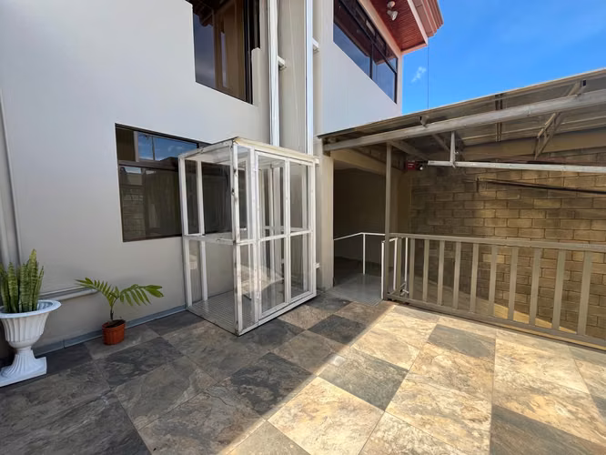 Venta Local Comercial frente a calle principal - Taras