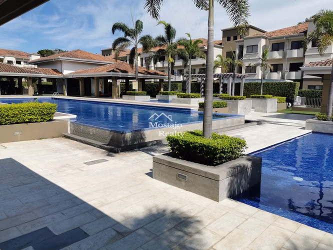 Venta de apartamento, Condominio Montesol, Santa Ana Centro