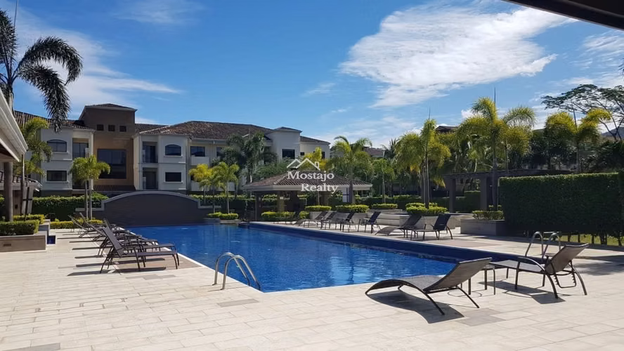 Venta de apartamento, Condominio Montesol, Santa Ana Centro