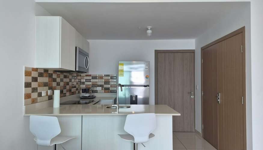 Apartamento moderno de 2 dormitorios en Cinco Esquinas, Tibás
