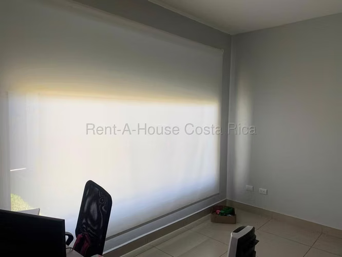 Casa en Venta un nivel en Bello Horizonte, Escazú —En residencial - Imagen 11