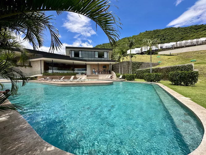 VENTA PARA INVERSIÓN EN CONDOMINIO EN RIO ORO DE SANTA ANA