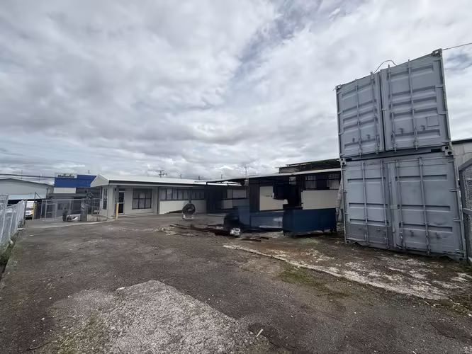Commercial space with warehouse available in La Uruca (industrial use)