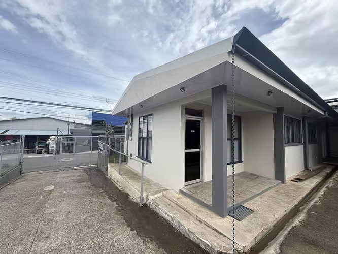 LOCAL CON BODEGA DISPONIBLE EN LA URUCA (uso industrial)