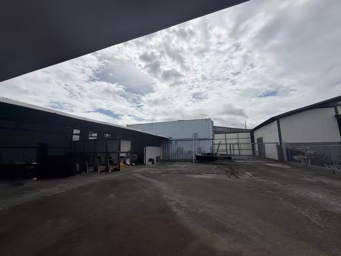 LOCAL CON BODEGA DISPONIBLE EN LA URUCA (uso industrial)
