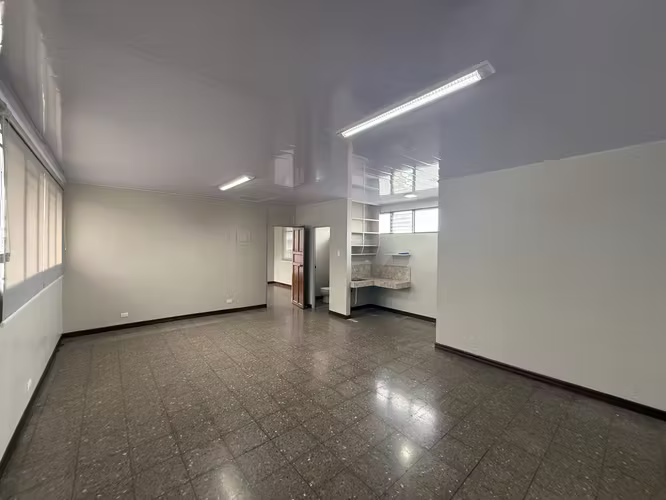 LOCAL CON BODEGA DISPONIBLE EN LA URUCA (uso industrial)