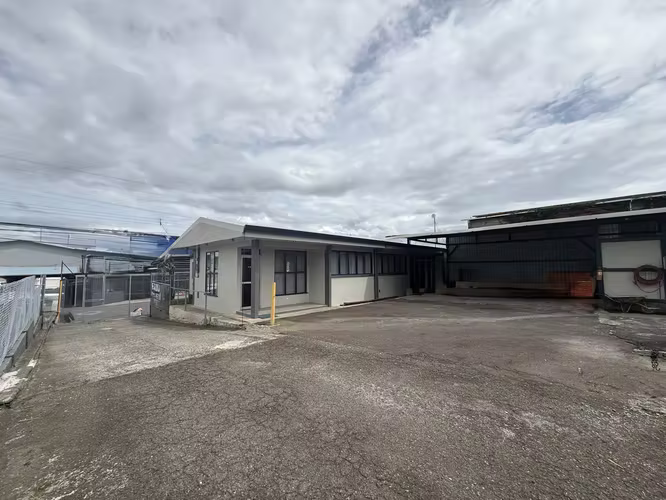 LOCAL CON BODEGA DISPONIBLE EN LA URUCA (uso industrial)