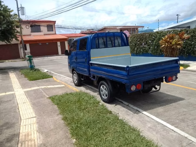 KIA BONGO 4x4 año 2013