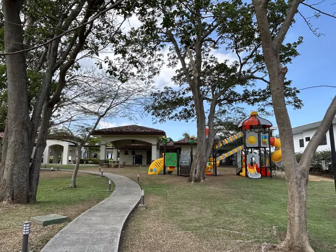 VENDO CASA CONDOMINIO FRANCOSTA