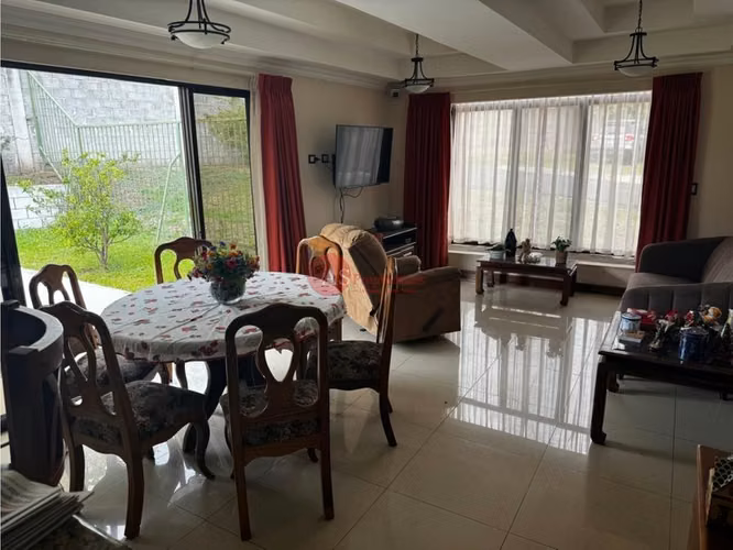 Escazú | Casa de una Planta en Condominio | Amplio Jardín de 300 m² | Pet friendly - Imagen 2