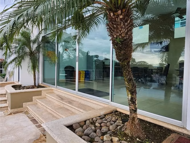 SE ALQUILA APARTAMENTO AMUEBLADO, GUACHIPELIN, ESCAZÚ - Imagen 2