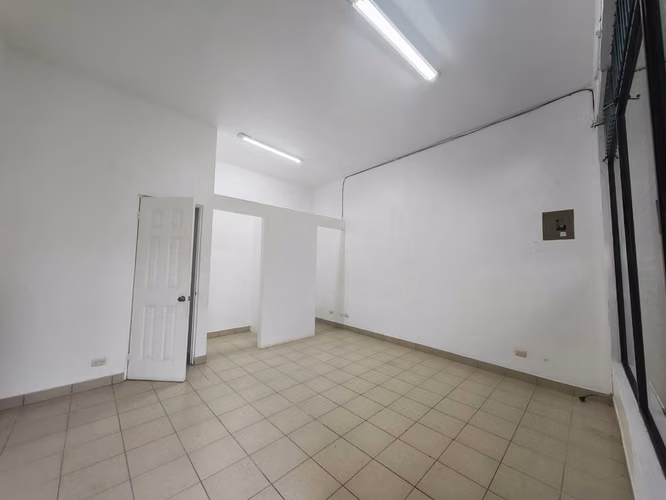 Alquiler de Local Comercial en Planta Baja, Mercedes Norte, Heredia