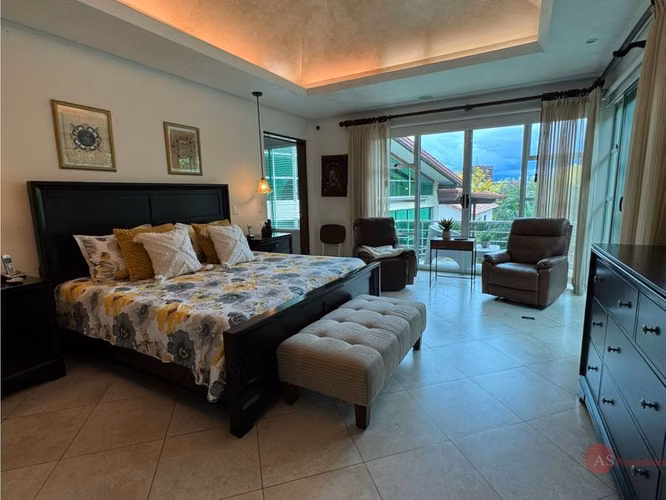 VENTA CASA EN CONDOMINIO CERRO ALTO - ESCAZÚ