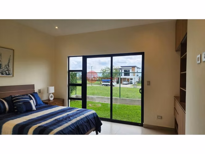 Casa Nueva de 1 Planta en La Guácima | 3 Hab | Patio | Condominio