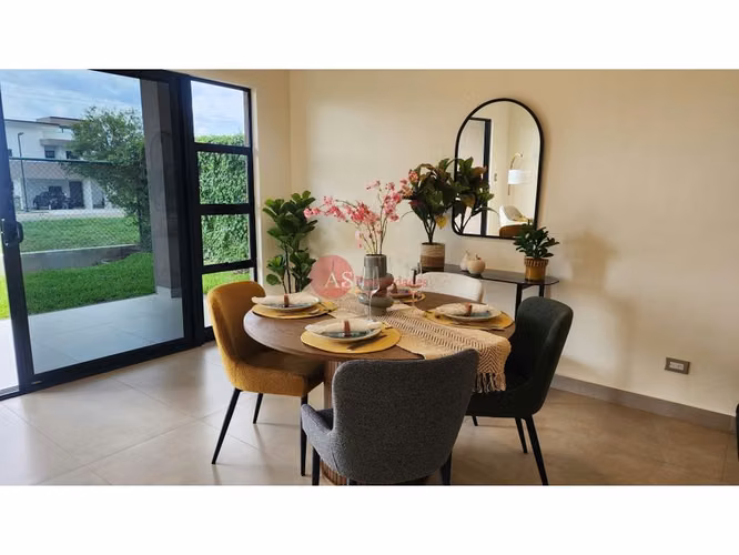 Casa Nueva de 1 Planta en La Guácima | 3 Hab | Patio | Condominio