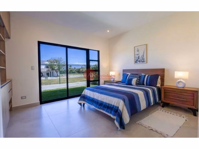 Casa Nueva de 1 Planta en La Guácima | 3 Hab | Patio | Condominio