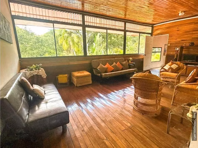 Quinta en Venta Turrubares San Jose