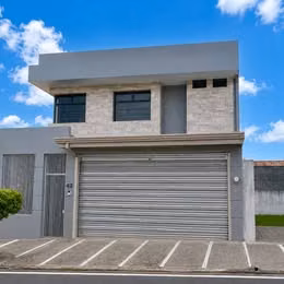  Casa Moderna y Espaciosa en Venta | Residencial Villa Adobe, San Pablo de Heredia