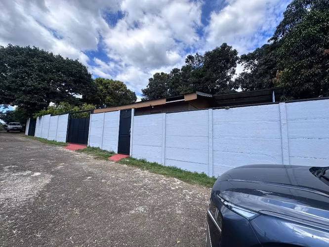 Casa con Piscina en Venta – Los Ángeles de Atenas - Imagen 2