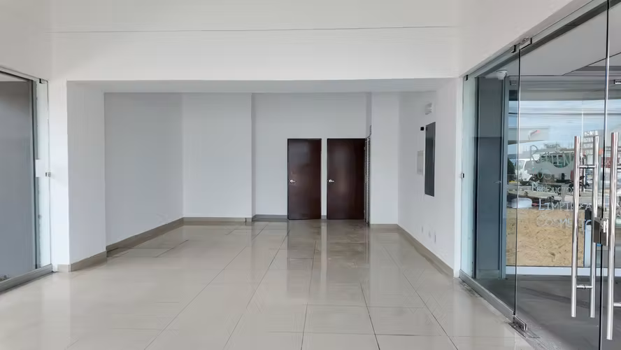 IPB Plaza Comercial Santa Anita local # 8