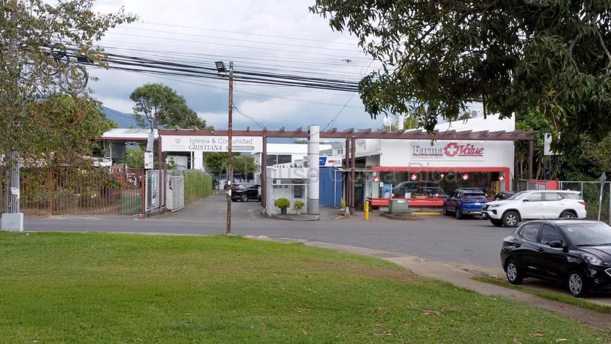 Venta de Plaza Comercial en La Guácima Alajuela
