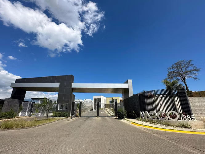 VENTA DE HERMOSO LOTE DE 208 M2 EN MODERNO CONDOMINIO FULL AMENIDADES, CURRIDABAT MP 26-441 - Imagen 4